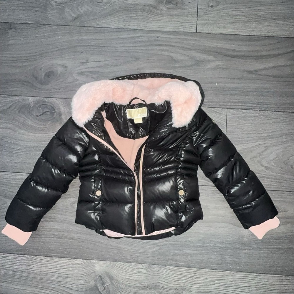 Michael Kors Black and Pink Kids Puffer Jacket Size 4 GIRLS excellent condition - Picture 8 of 8